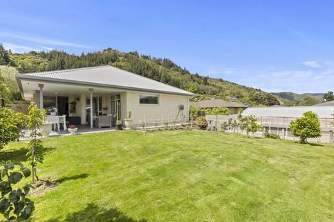 Photo of property in 118 Milton Terrace, Picton, 7220