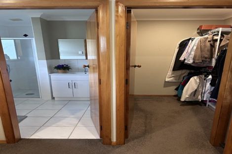 Photo of property in 114 Pahiatua Street, Hokowhitu, Palmerston North, 4410