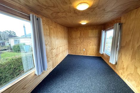 Photo of property in 17 Side Street, Clinton, 9534
