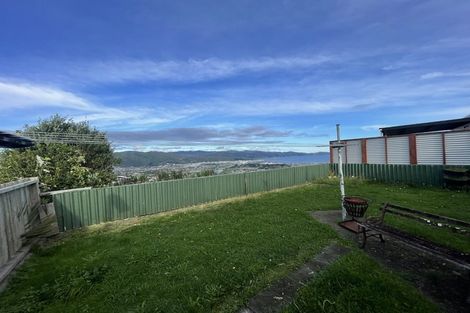 Photo of property in 35 Pokohiwi Road, Normandale, Lower Hutt, 5010