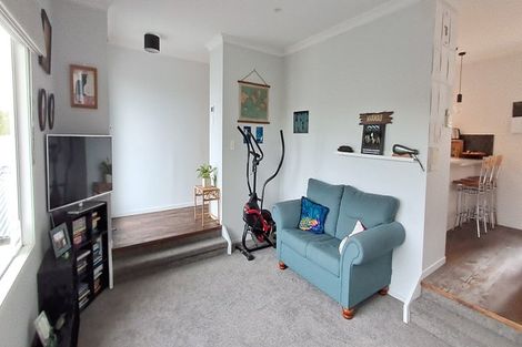 Photo of property in 15 Mile Place, Henderson, Auckland, 0612