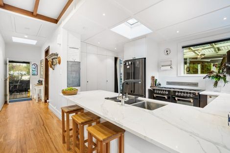 Photo of property in 5 Taupaki Road, Taupaki, Henderson, 0782