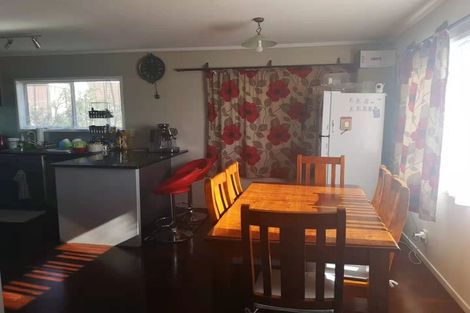 Photo of property in 2/66 Aviemore Drive, Highland Park, Auckland, 2010