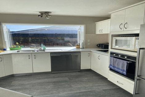 Photo of property in 22 Hedge Row, Sunnyhills, Auckland, 2010