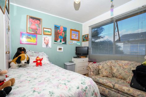 Photo of property in 9 Vanden Place, Henderson, Auckland, 0610