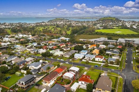 Photo of property in 2/14 Aramoana Avenue, Devonport, Auckland, 0624