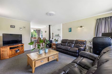 Photo of property in 84 Advene Road, Cockle Bay, Auckland, 2014