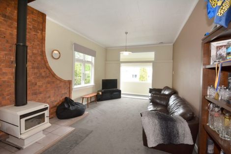Photo of property in 121 Kaikorai Valley Road, Glenross, Dunedin, 9011