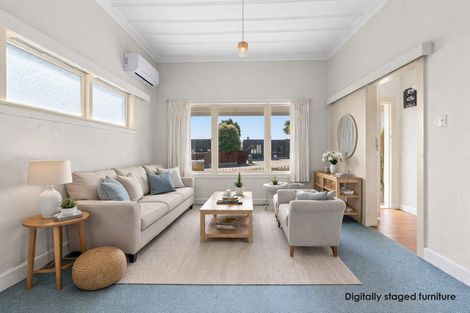 Photo of property in 58 Morley Street, New Plymouth, 4310