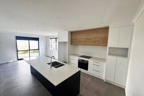 Photo of property in 6b Jern Place, Eastern Beach, Auckland, 2012
