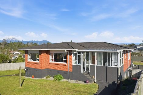 Photo of property in 13 Durham Avenue, Welbourn, New Plymouth, 4312