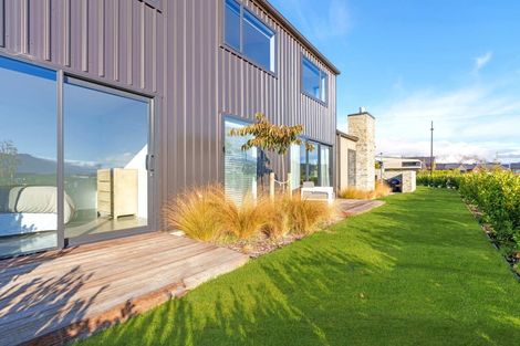 Photo of property in 35 Mount Nicholas Avenue, Wanaka, 9305