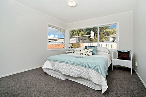 Photo of property in 12 Barnard Place, Manurewa East, Auckland, 2102