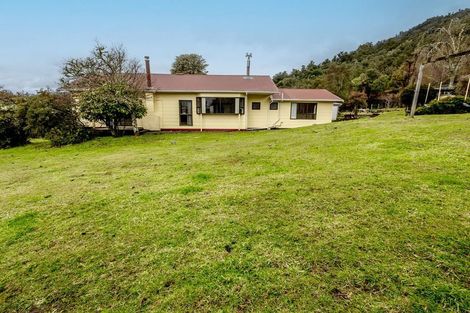 Photo of property in 9 Main Road, Harihari, 7884