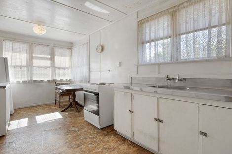 Photo of property in 172 Champion Street, Cannons Creek, Porirua, 5024