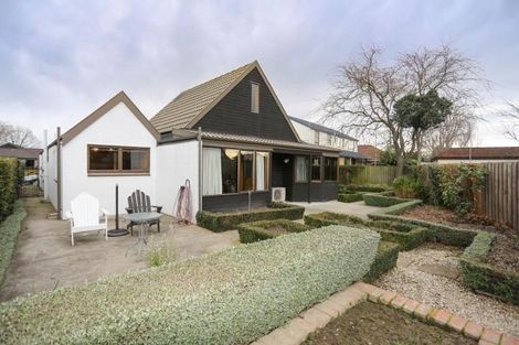 Photo of property in 11 Swithland Place, Avonhead, Christchurch, 8042