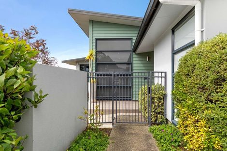 Photo of property in 107 Ruapehu Drive, Fitzherbert, Palmerston North, 4410