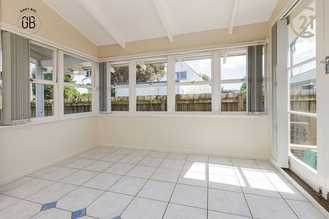 Photo of property in 6 Braeburn Place, Takanini, 2112