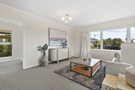 Photo of property in 1/2 Purchas Road, Hauraki, Auckland, 0622