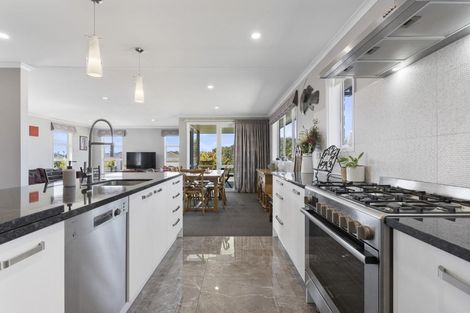 Photo of property in 43 Lakeside Terrace, Omokoroa, 3114