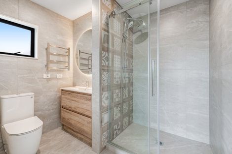 Photo of property in 34a Lorikeet Place, Unsworth Heights, Auckland, 0632