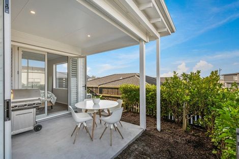 Photo of property in 4 Kuku Avenue, Red Beach, 0932