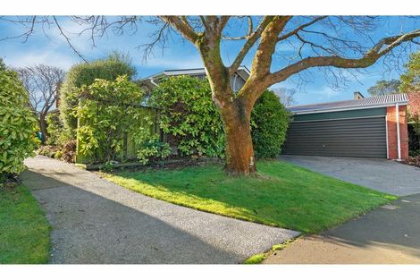Photo of property in 32 Rosedale Place, Avonhead, Christchurch, 8042