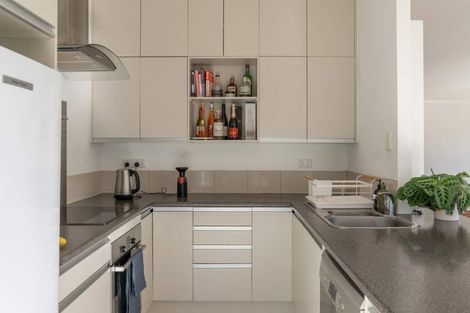 Photo of property in 1/24 Byron Avenue, Takapuna, Auckland, 0622