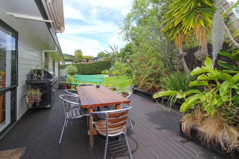 Photo of property in 5 John Webster Place, Glen Eden, Auckland, 0602