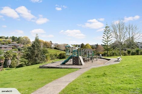 Photo of property in 1/33a Pickwick Parade, Mellons Bay, Auckland, 2014