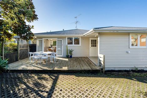 Photo of property in 11 Church Street, Northcote Point, Auckland, 0627