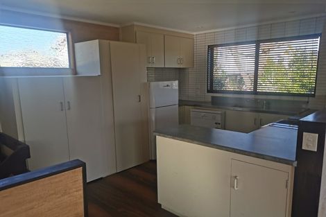 Photo of property in 3/6 Baring Terrace, Strandon, New Plymouth, 4312