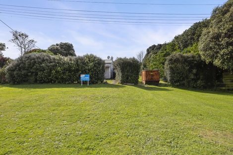 Photo of property in 11 Riemenschneider Street, Manaia, 4612