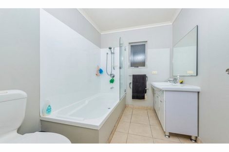 Photo of property in 10/61 The Avenue, Albany, Auckland, 0632