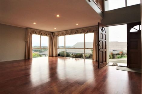 Photo of property in 16 Mcfetridge Place, Hillcrest, Auckland, 0627