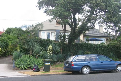 Photo of property in 40b Quebec Road, Milford, Auckland, 0620