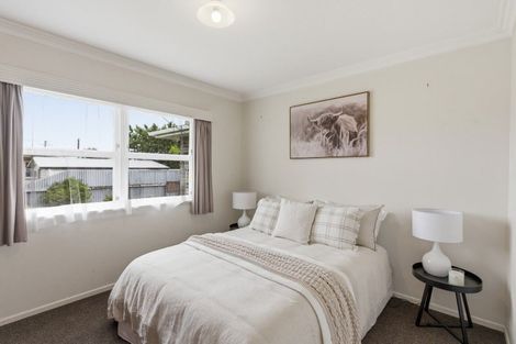 Photo of property in 3 Selwyn Street, Levin, 5510
