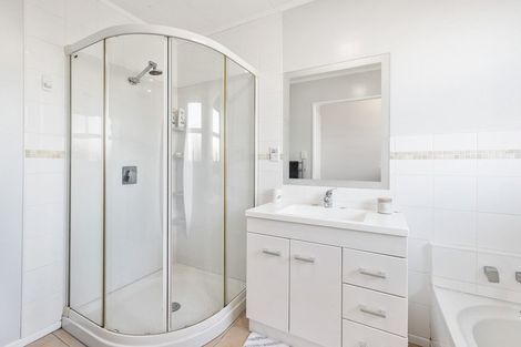 Photo of property in 3a Arthur Grove, Waikanae, 5036