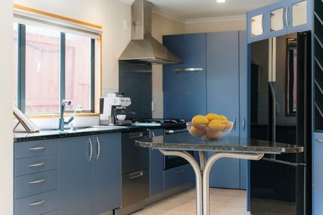 Photo of property in 25 Brooke Ridge Rise, East Tamaki Heights, Auckland, 2016