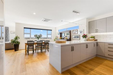 Photo of property in 28 Woodlau Rise, Huntsbury, Christchurch, 8022