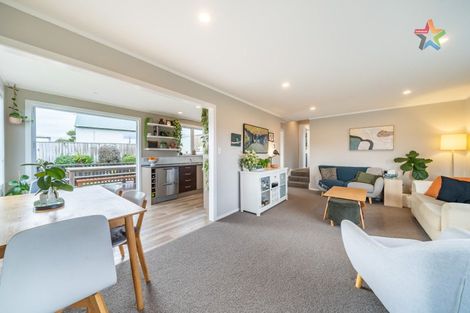 Photo of property in 18 Tarras Grove, Kelson, Lower Hutt, 5010