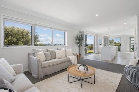 Photo of property in 19 Te Kaka Place, Omokoroa, 3114