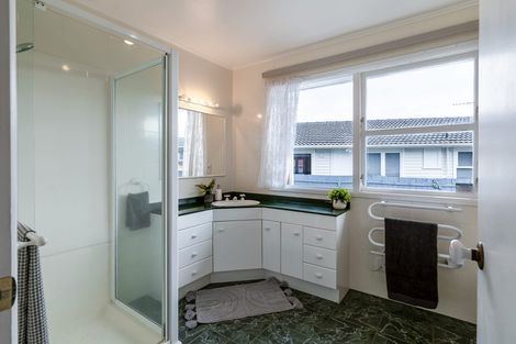 Photo of property in 35 Castleford Street, Green Bay, Auckland, 0604