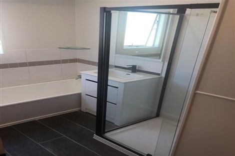 Photo of property in 2/26 Navigator Place, Papatoetoe, Auckland, 2025