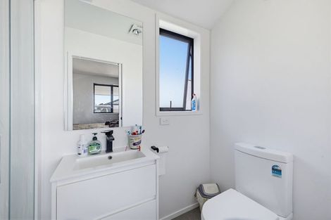 Photo of property in 6 Banks Street, Marfell, New Plymouth, 4310