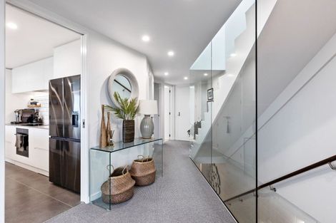 Photo of property in Weekeston Apartments, 2 Nobs Line, Strandon, New Plymouth, 4312