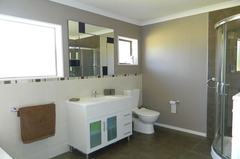 Photo of property in 8 Kendall Road, Kerikeri, 0230