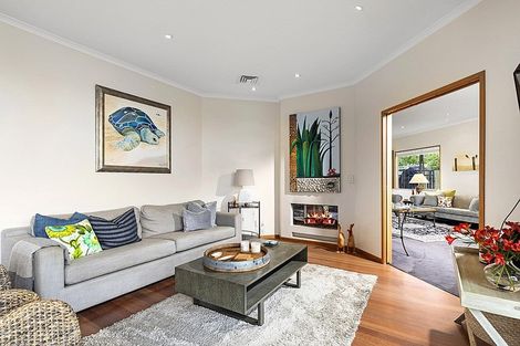 Photo of property in 24 Cliff Road, Torbay, Auckland, 0630