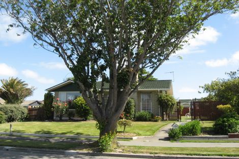 Photo of property in 11 Talltree Avenue Avonhead Christchurch City