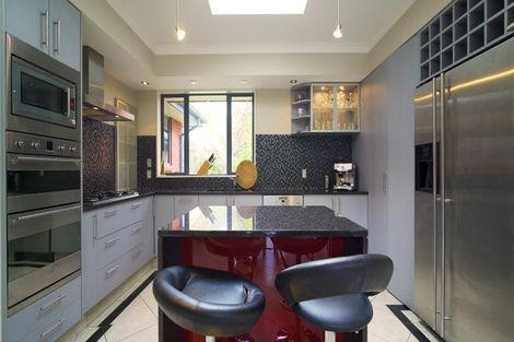 Photo of property in 10 Deavoll Place, Heathcote Valley, Christchurch, 8022